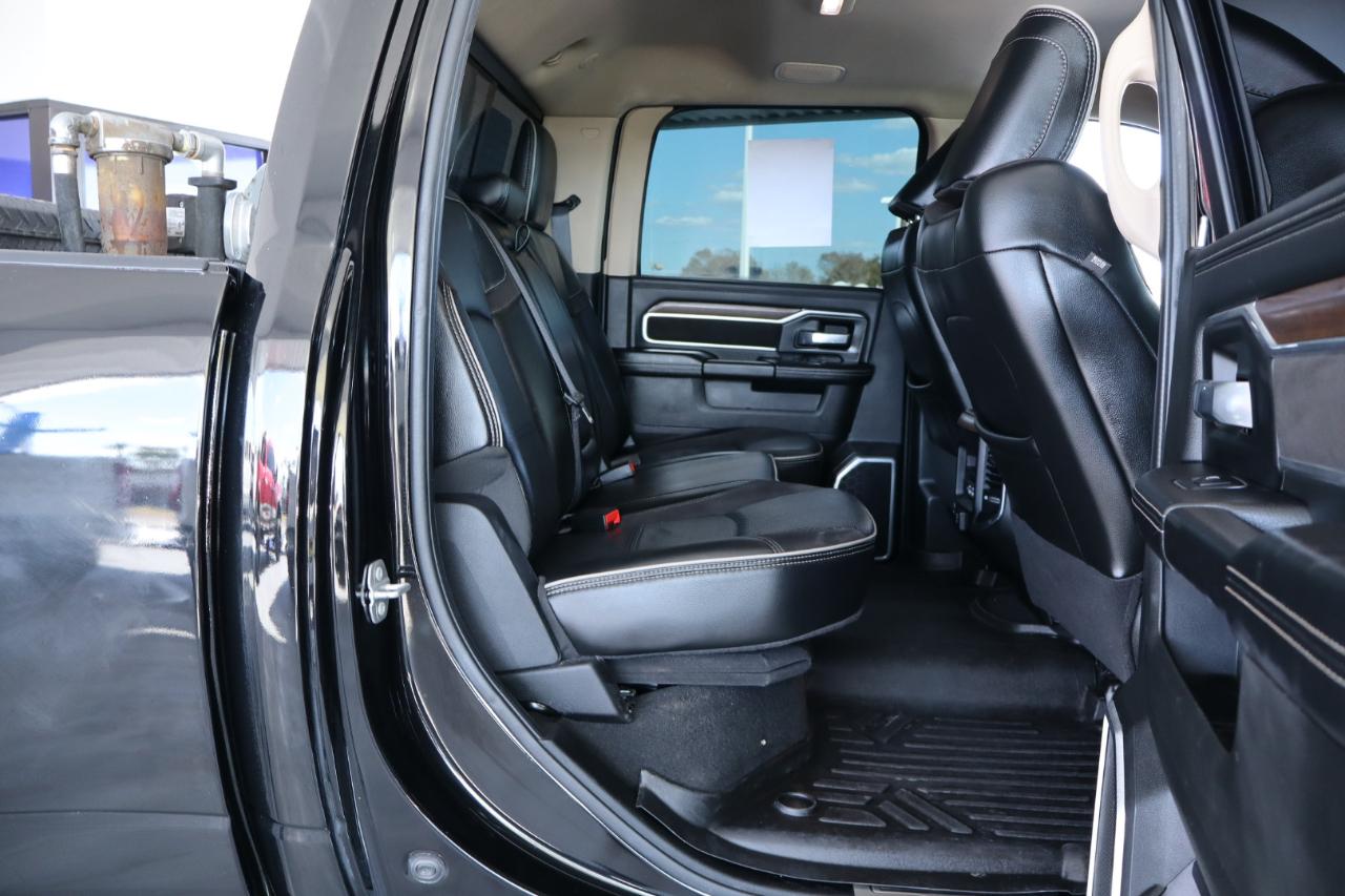 RAM 3500 Laramie 4x4 Crew Cab 8' Box 2022