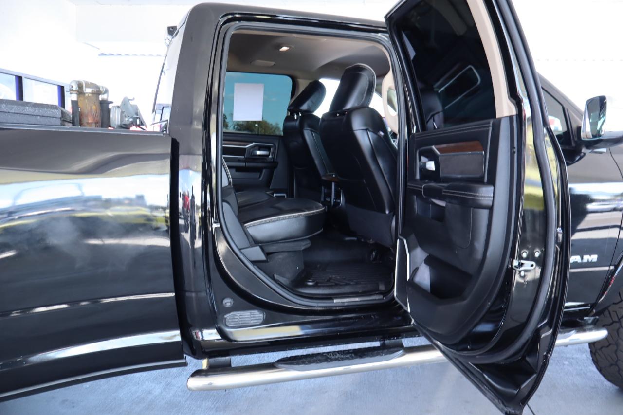 RAM 3500 Laramie 4x4 Crew Cab 8' Box 2022