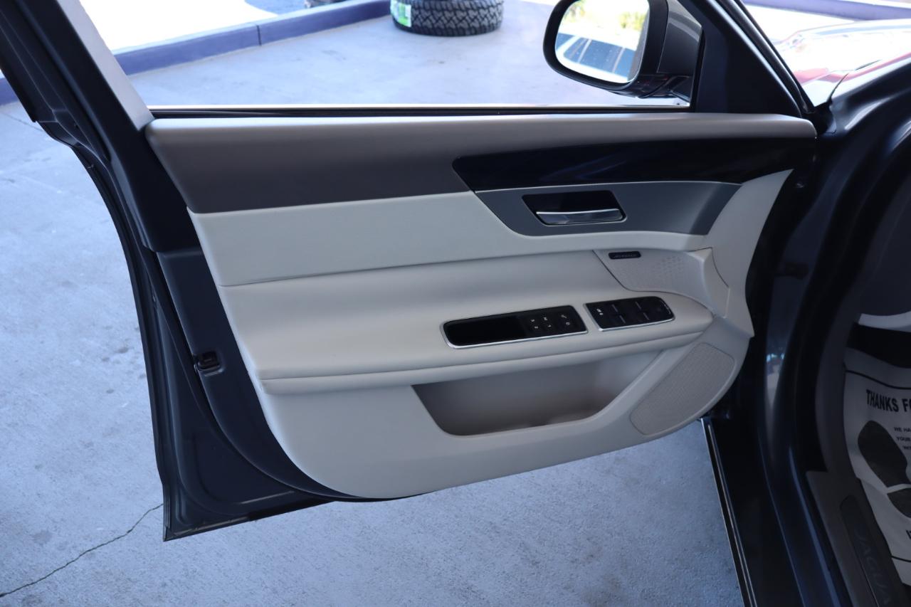 Jaguar XF 35t Premium RWD 2017