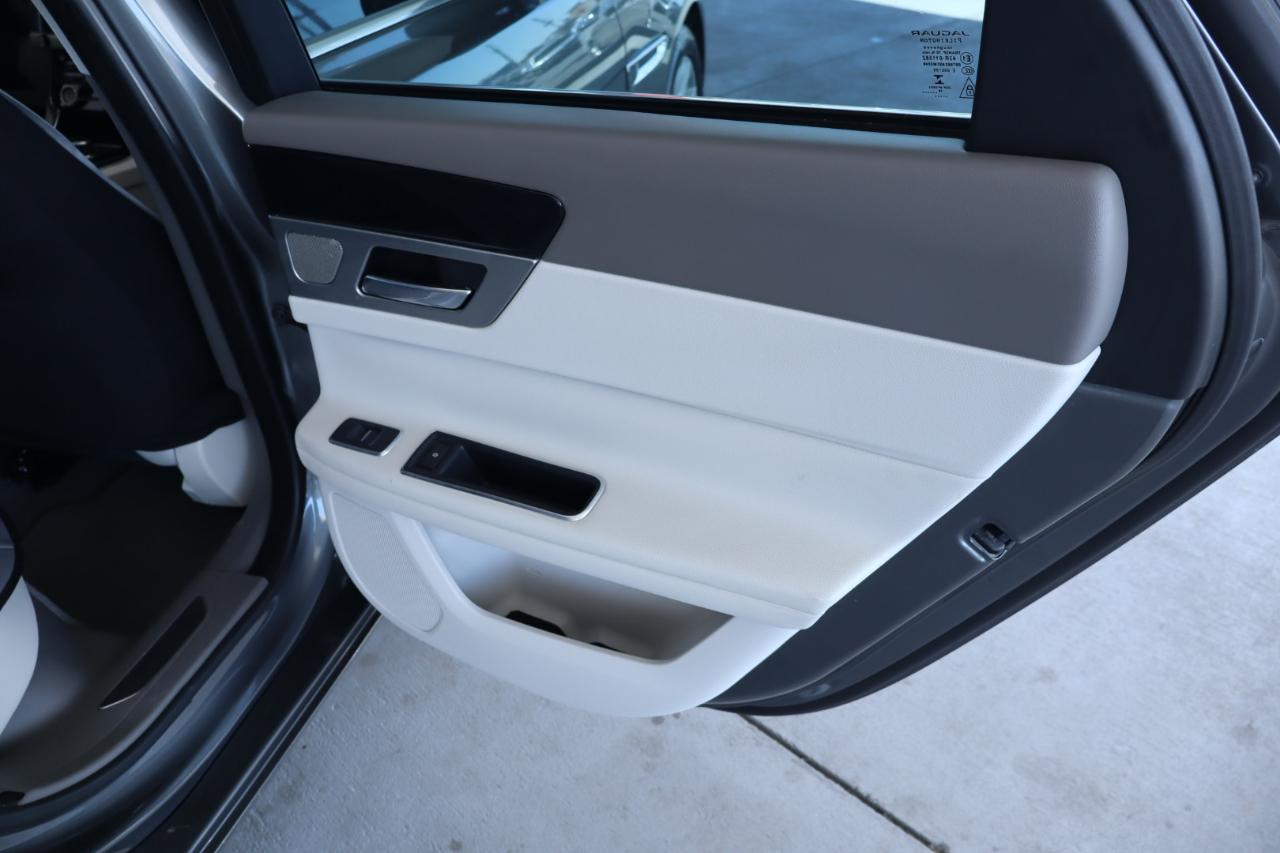 Jaguar XF 35t Premium RWD 2017