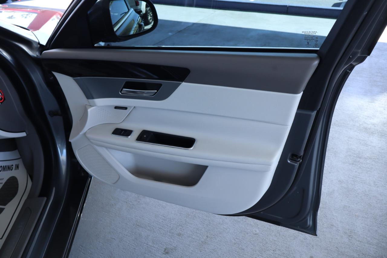 Jaguar XF 35t Premium RWD 2017