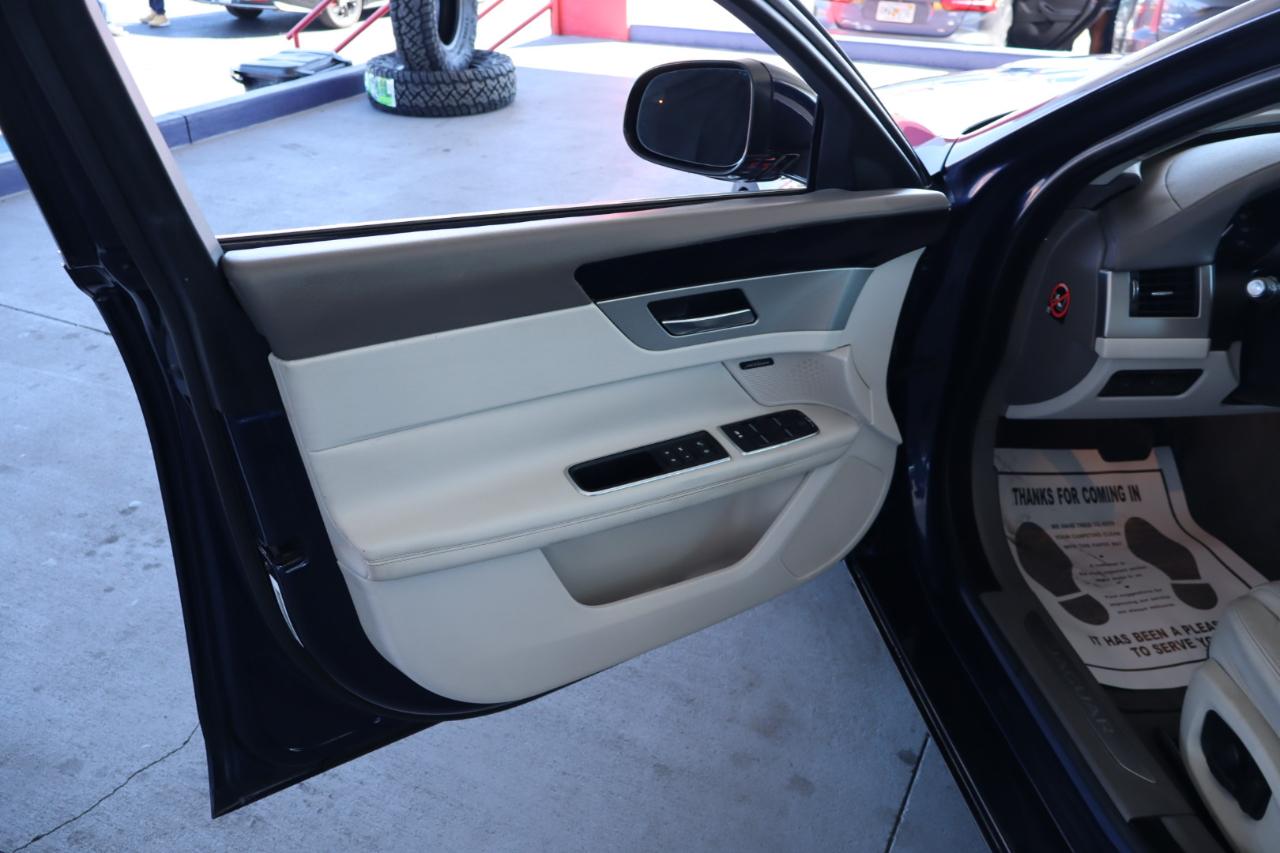 Jaguar XF 4dr Sdn 35t Prestige RWD 2016