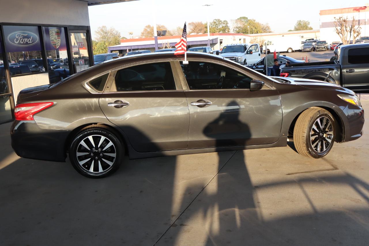 Nissan Altima 2.5 SV Sedan 2018