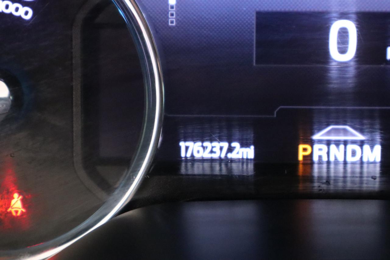 Ford Super Duty F-350 DRW Platinum 4WD Crew Cab 8' Box 2021