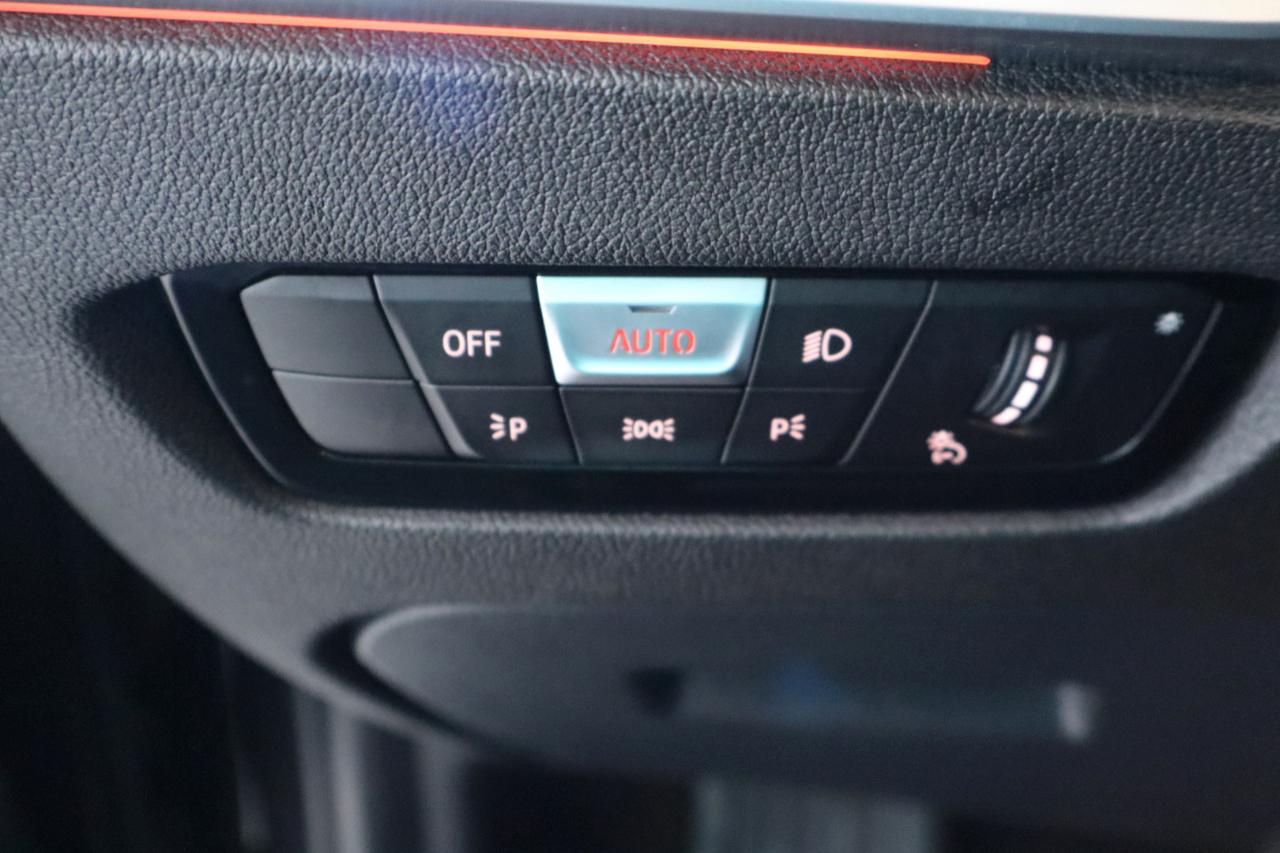 BMW 3 Series 330i xDrive Sedan North America 2020