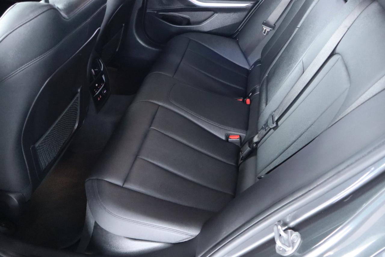 BMW 3 Series 330i xDrive Sedan North America 2020