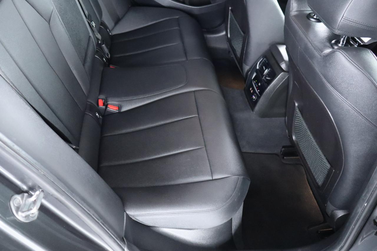 BMW 3 Series 330i xDrive Sedan North America 2020