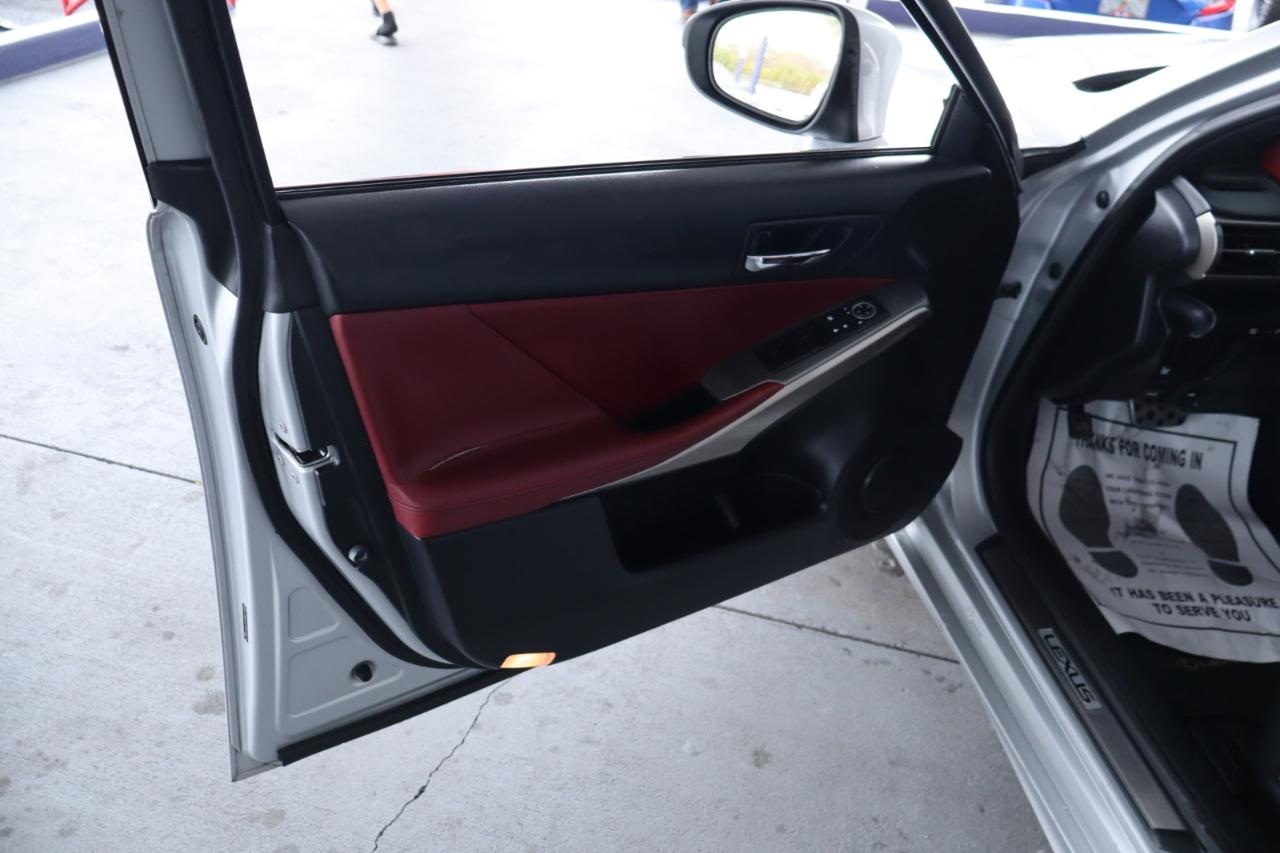 Lexus IS 200t 4dr Sdn 2016