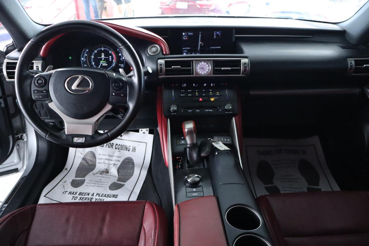 Lexus IS 200t 4dr Sdn 2016