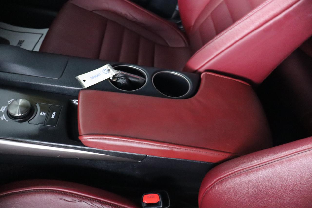 Lexus IS 200t 4dr Sdn 2016