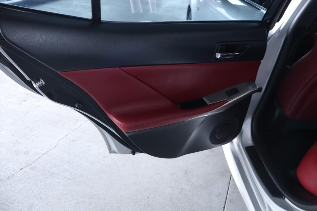 Lexus IS 200t 4dr Sdn 2016