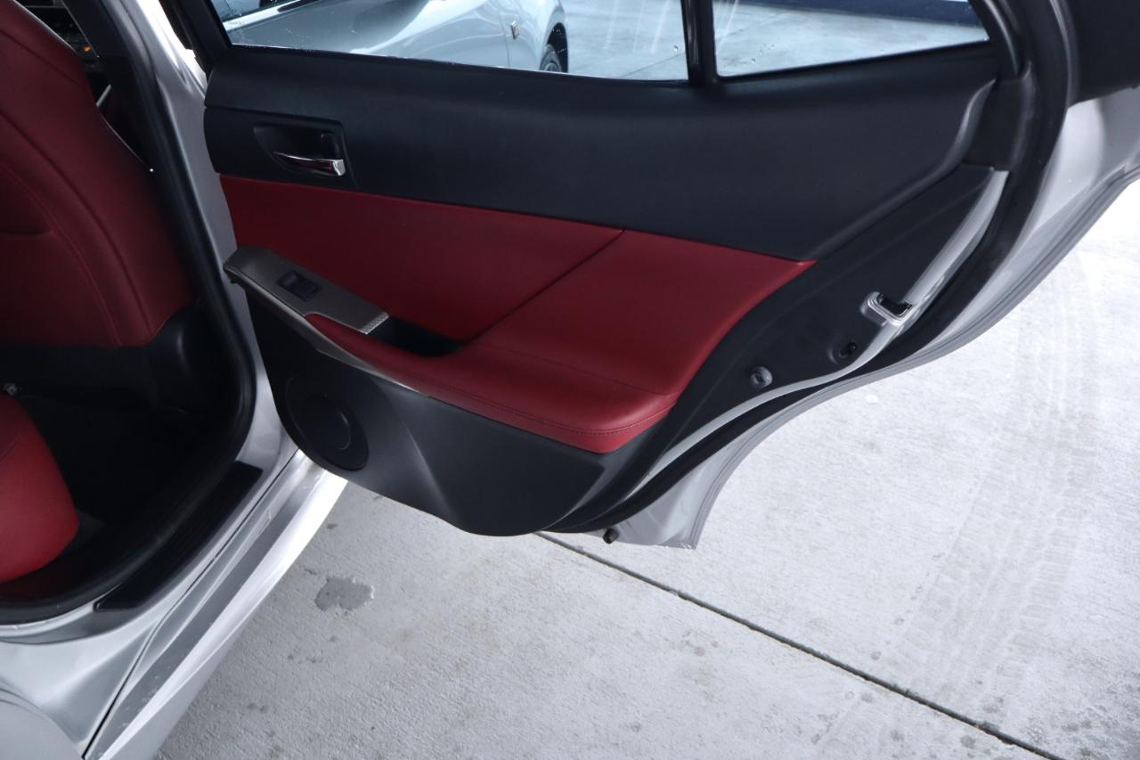 Lexus IS 200t 4dr Sdn 2016