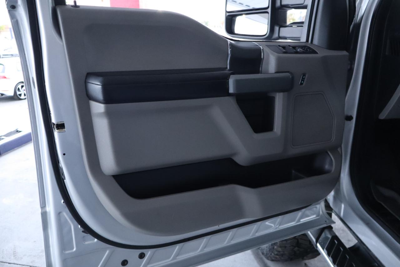 Ford F-150 4WD SuperCrew 145" Lariat 2018