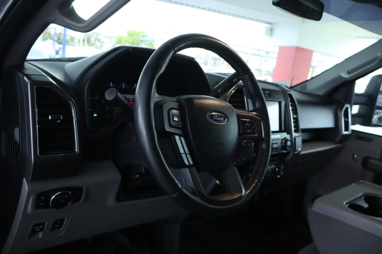 Ford F-150 4WD SuperCrew 145" Lariat 2018