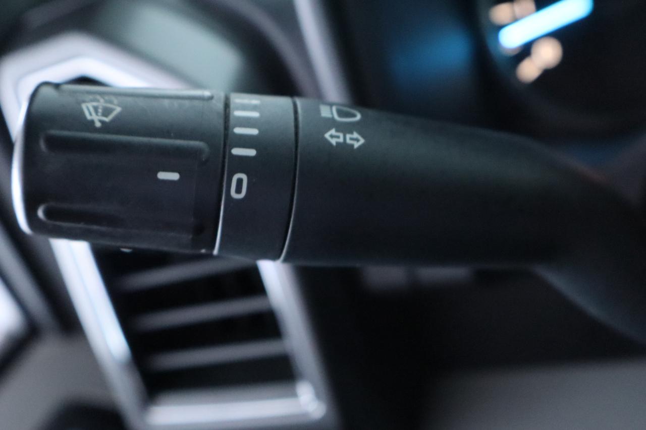 Ford F-150 4WD SuperCrew 145" Lariat 2018