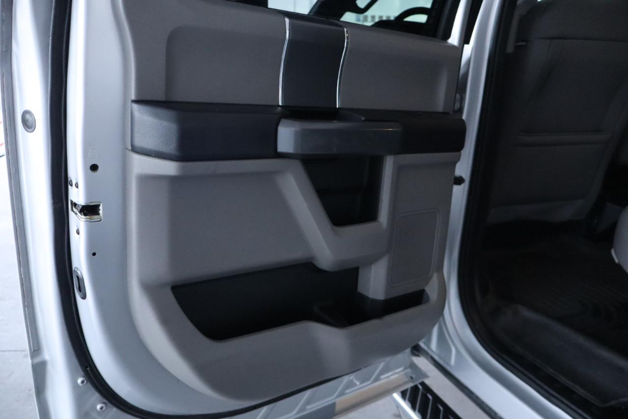 Ford F-150 4WD SuperCrew 145" Lariat 2018