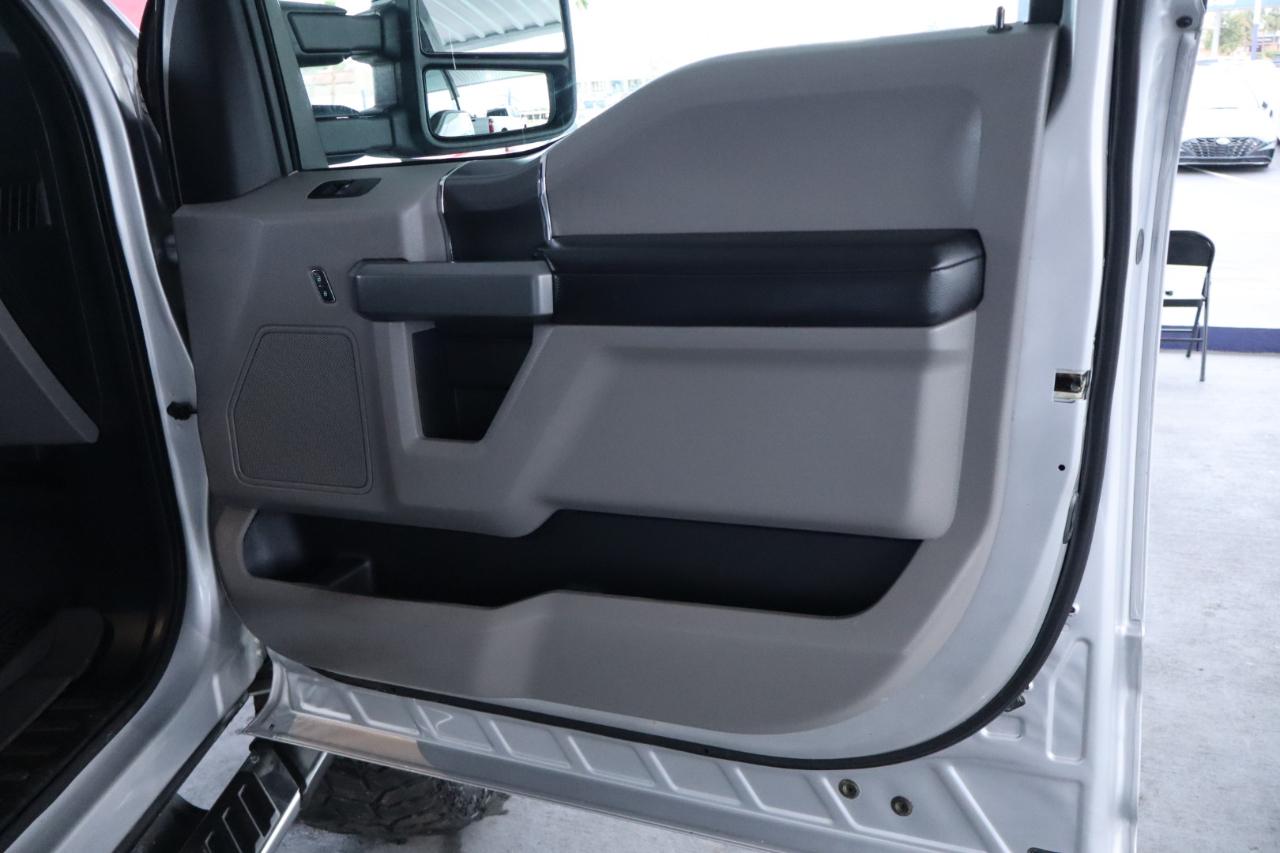 Ford F-150 4WD SuperCrew 145" Lariat 2018