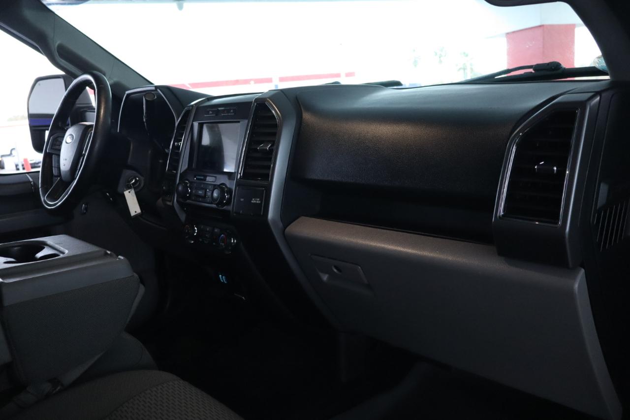 Ford F-150 4WD SuperCrew 145" Lariat 2018