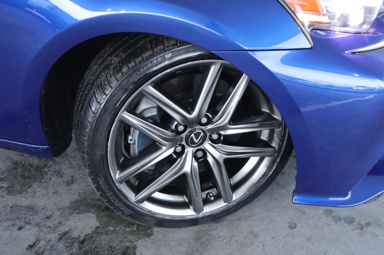 Lexus IS 200t 4dr Sdn 2016