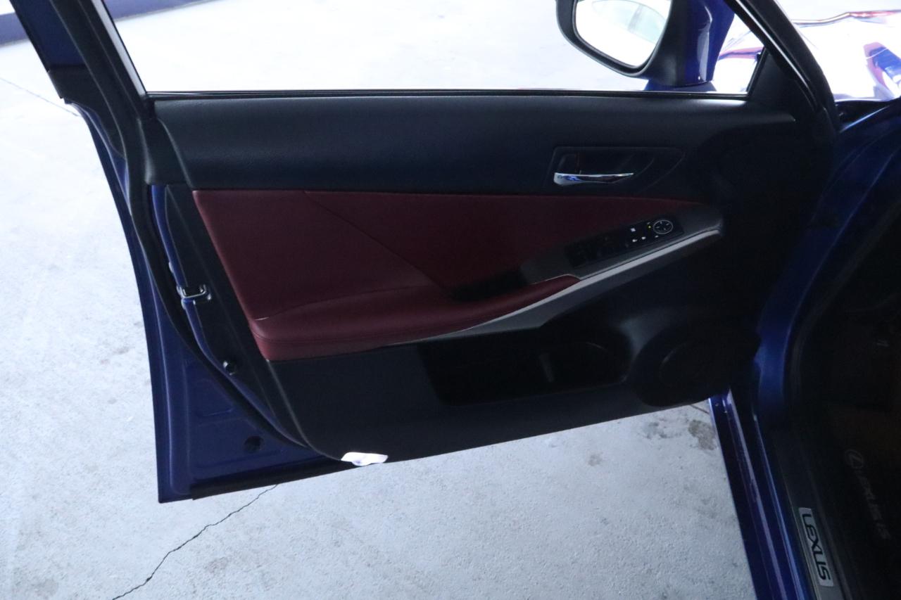 Lexus IS 200t 4dr Sdn 2016