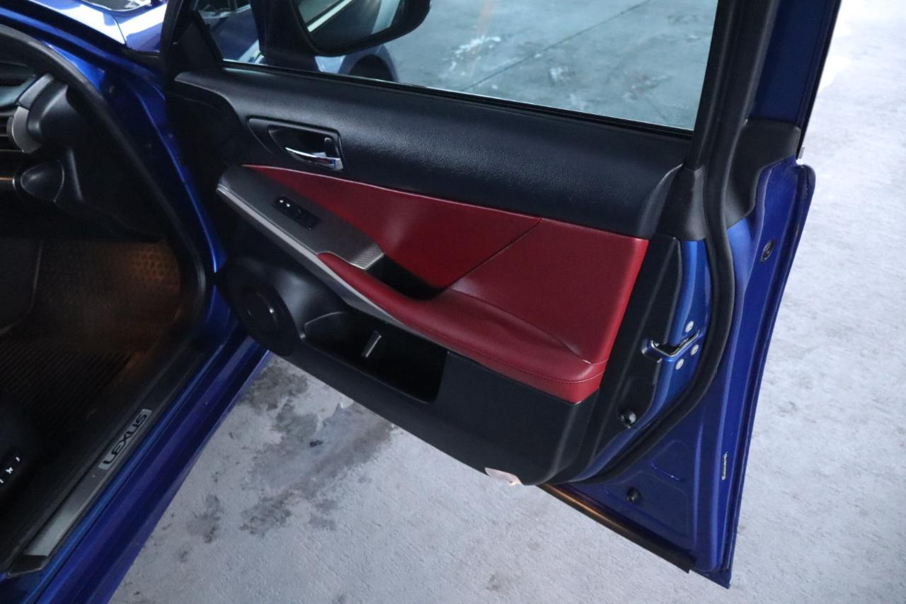 Lexus IS 200t 4dr Sdn 2016