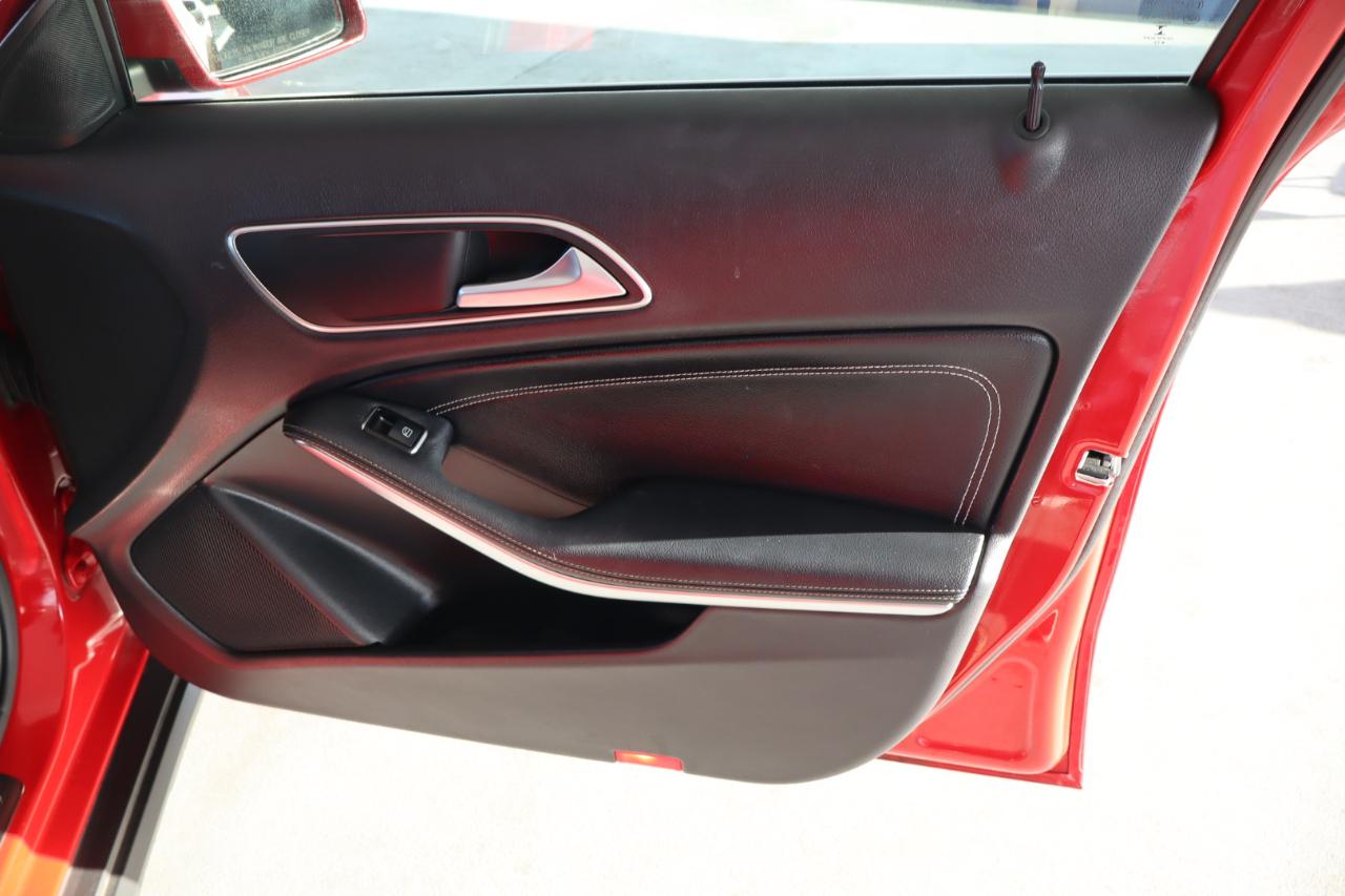 Mercedes-Benz GLA FWD 4dr GLA 250 2016