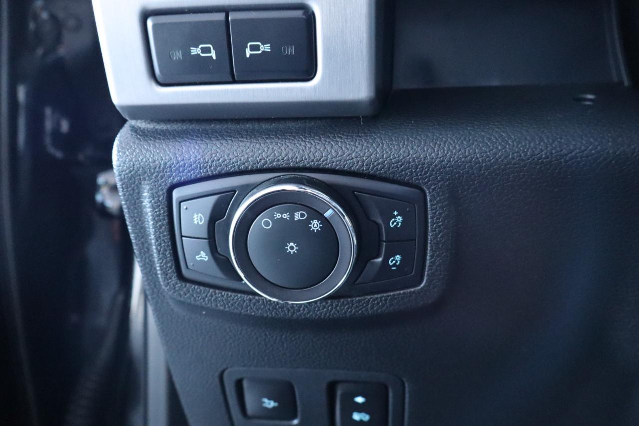 Ford Super Duty F-350 DRW Platinum 4WD Crew Cab 8' Box 2019