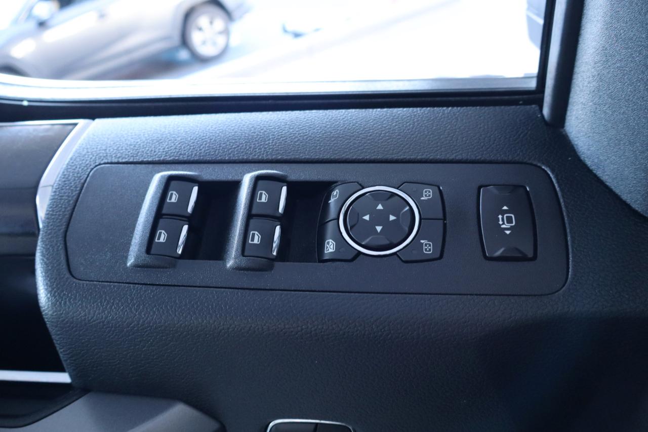 Ford Super Duty F-350 DRW Platinum 4WD Crew Cab 8' Box 2019