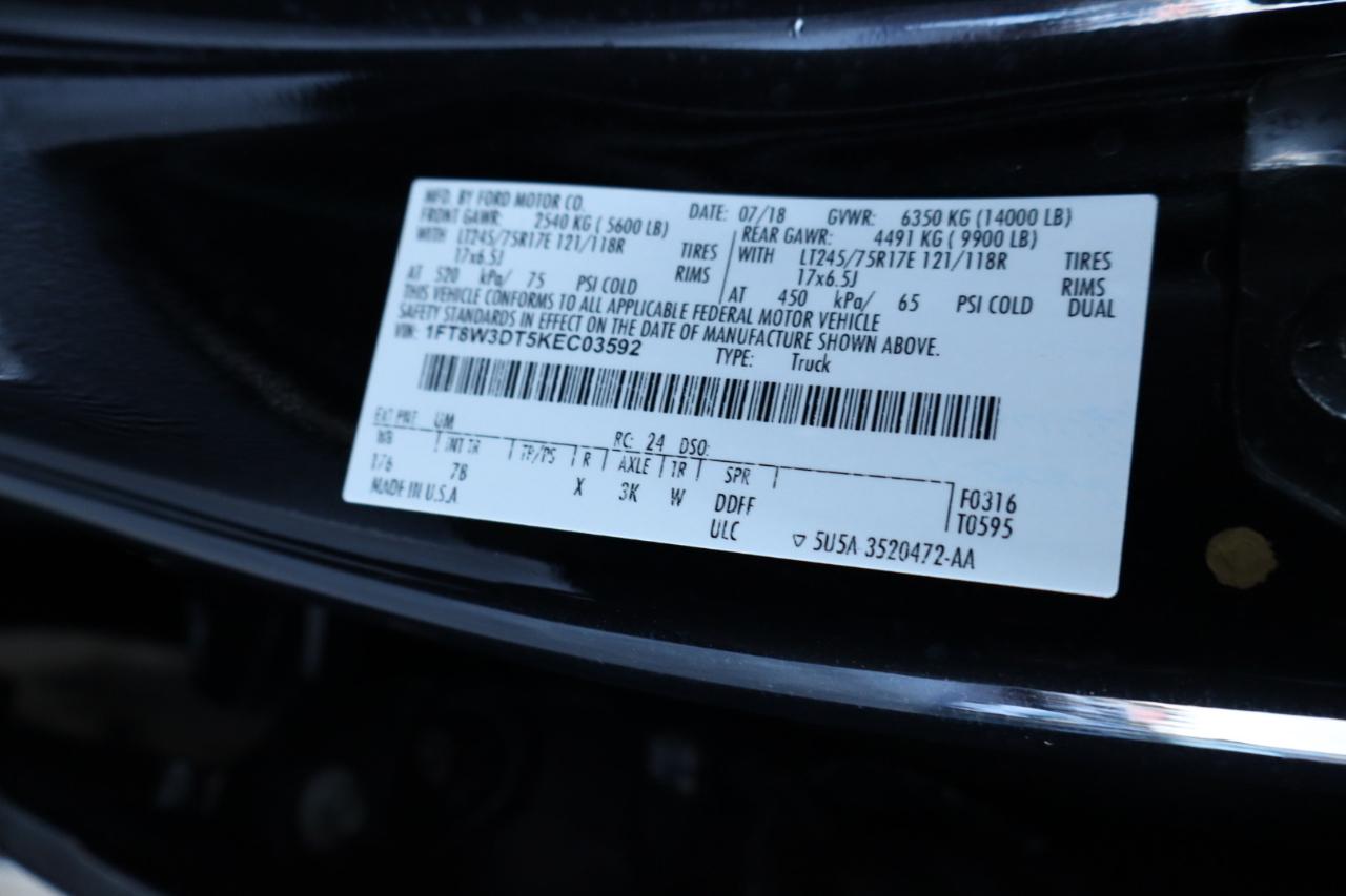 Ford Super Duty F-350 DRW Platinum 4WD Crew Cab 8' Box 2019