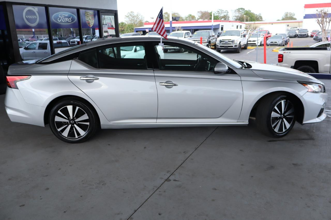 Nissan Altima 2.5 SV Sedan 2019