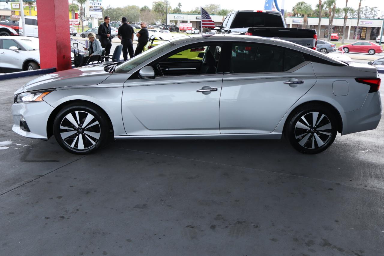 Nissan Altima 2.5 SV Sedan 2019