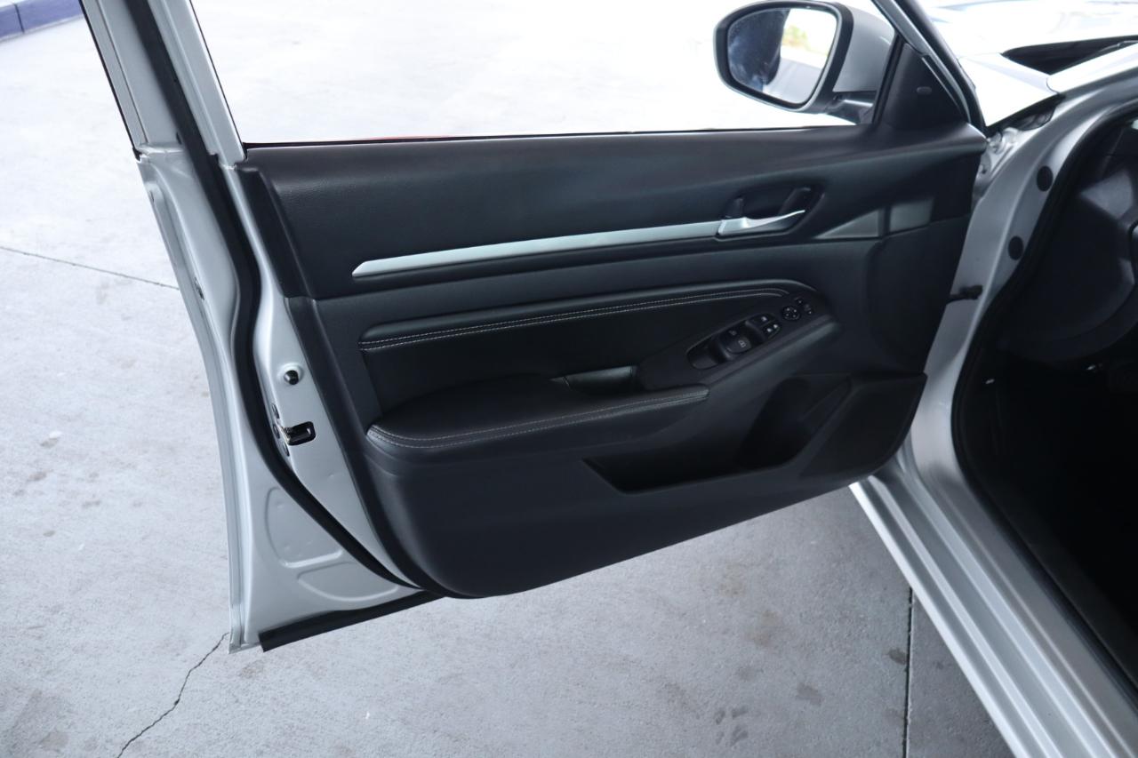 Nissan Altima 2.5 SV Sedan 2019