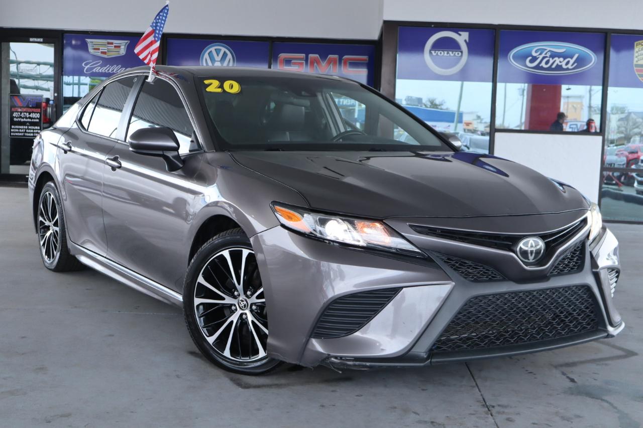 Toyota Camry SE Auto (Natl) 2020