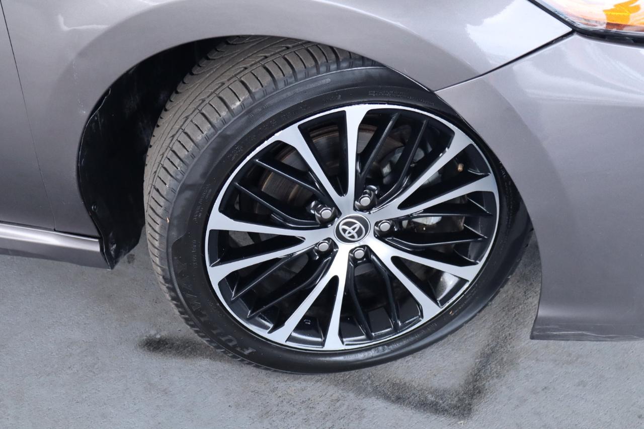 Toyota Camry SE Auto (Natl) 2020