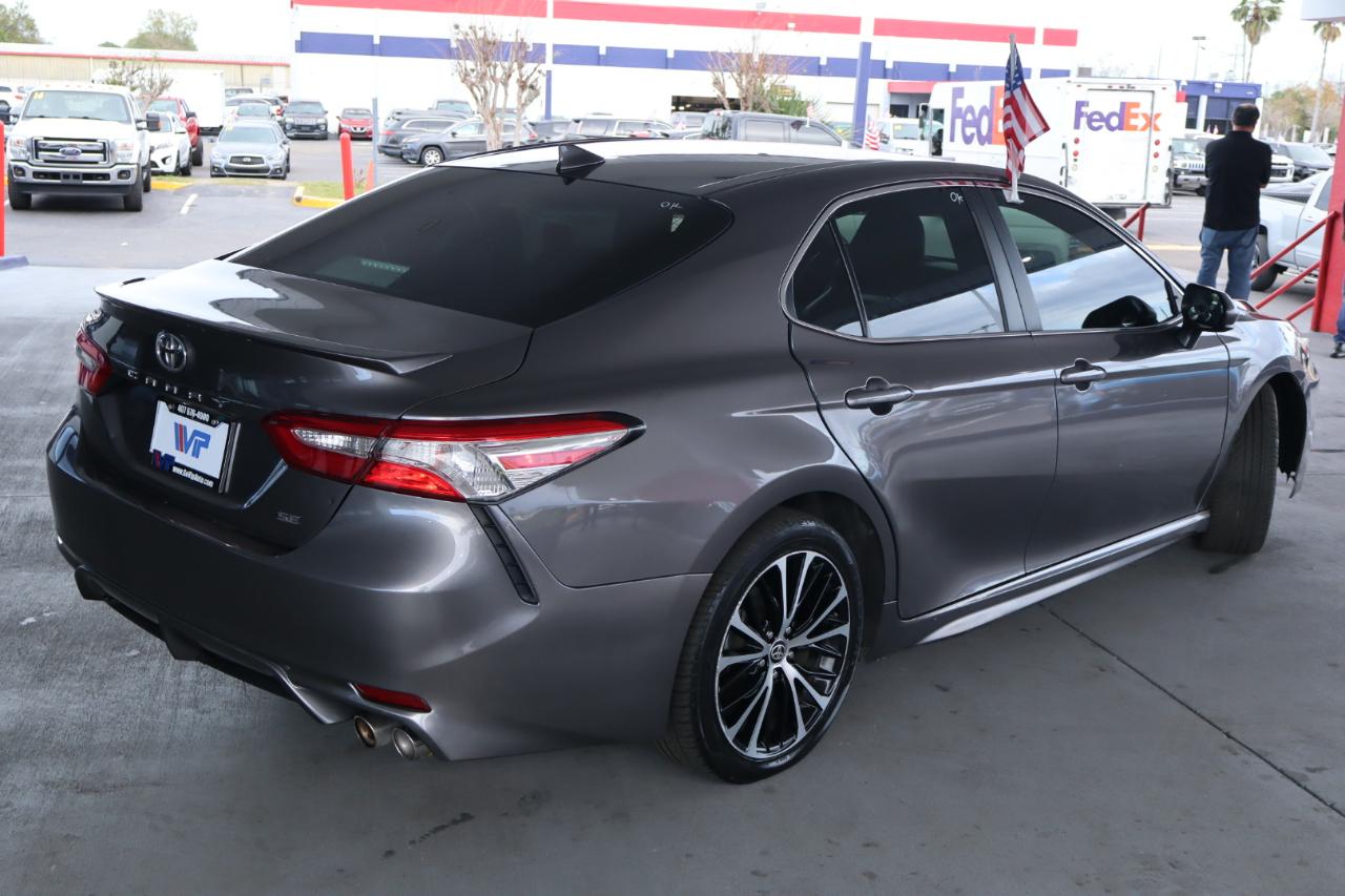 Toyota Camry SE Auto (Natl) 2020