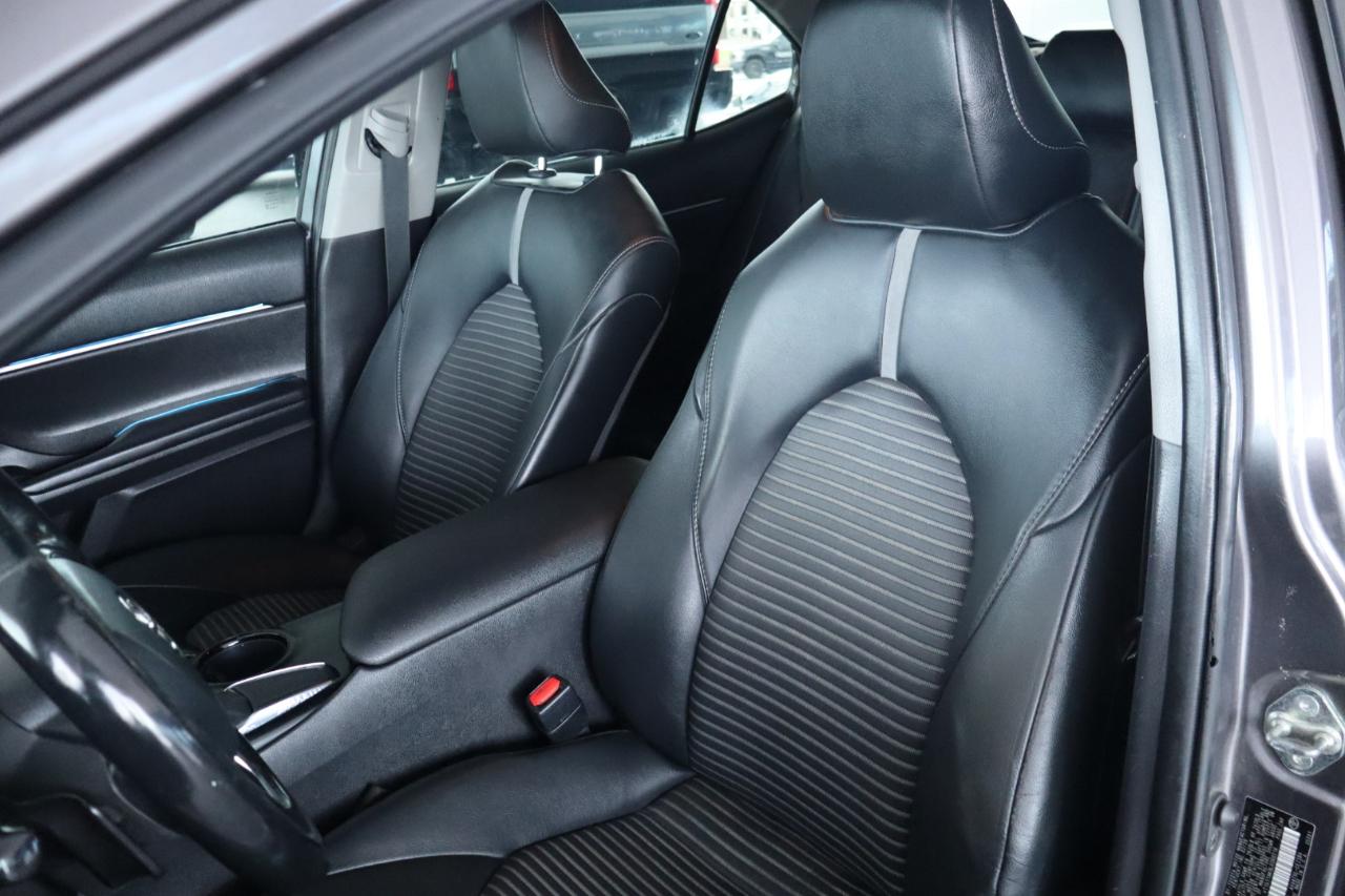 Toyota Camry SE Auto (Natl) 2020