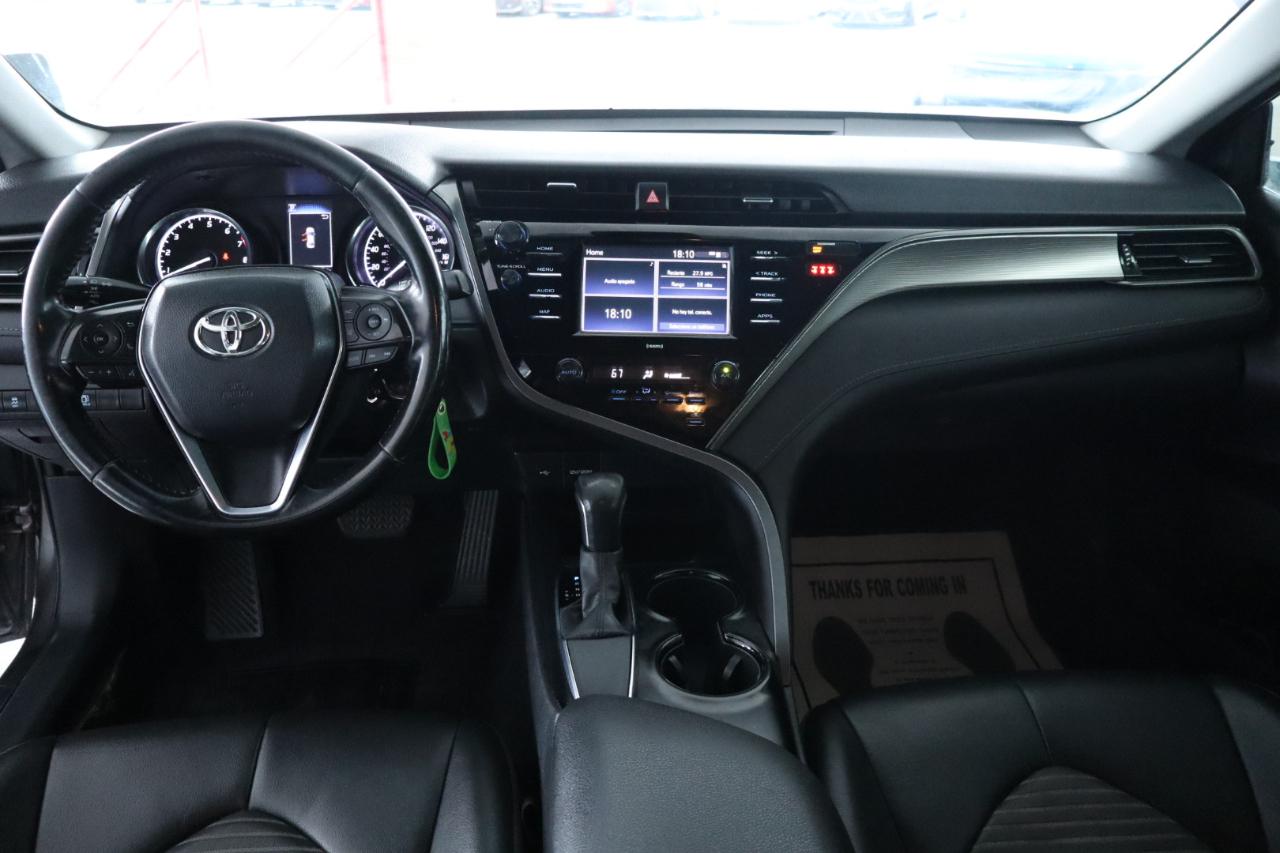 Toyota Camry SE Auto (Natl) 2020