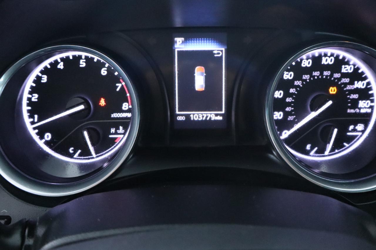 Toyota Camry SE Auto (Natl) 2020