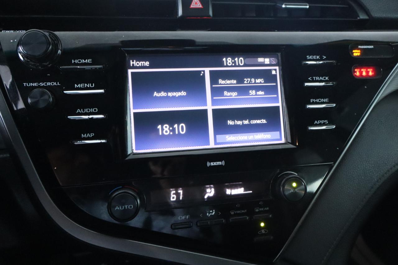 Toyota Camry SE Auto (Natl) 2020