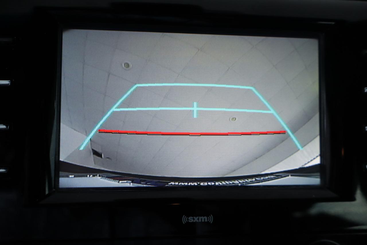 Toyota Camry SE Auto (Natl) 2020