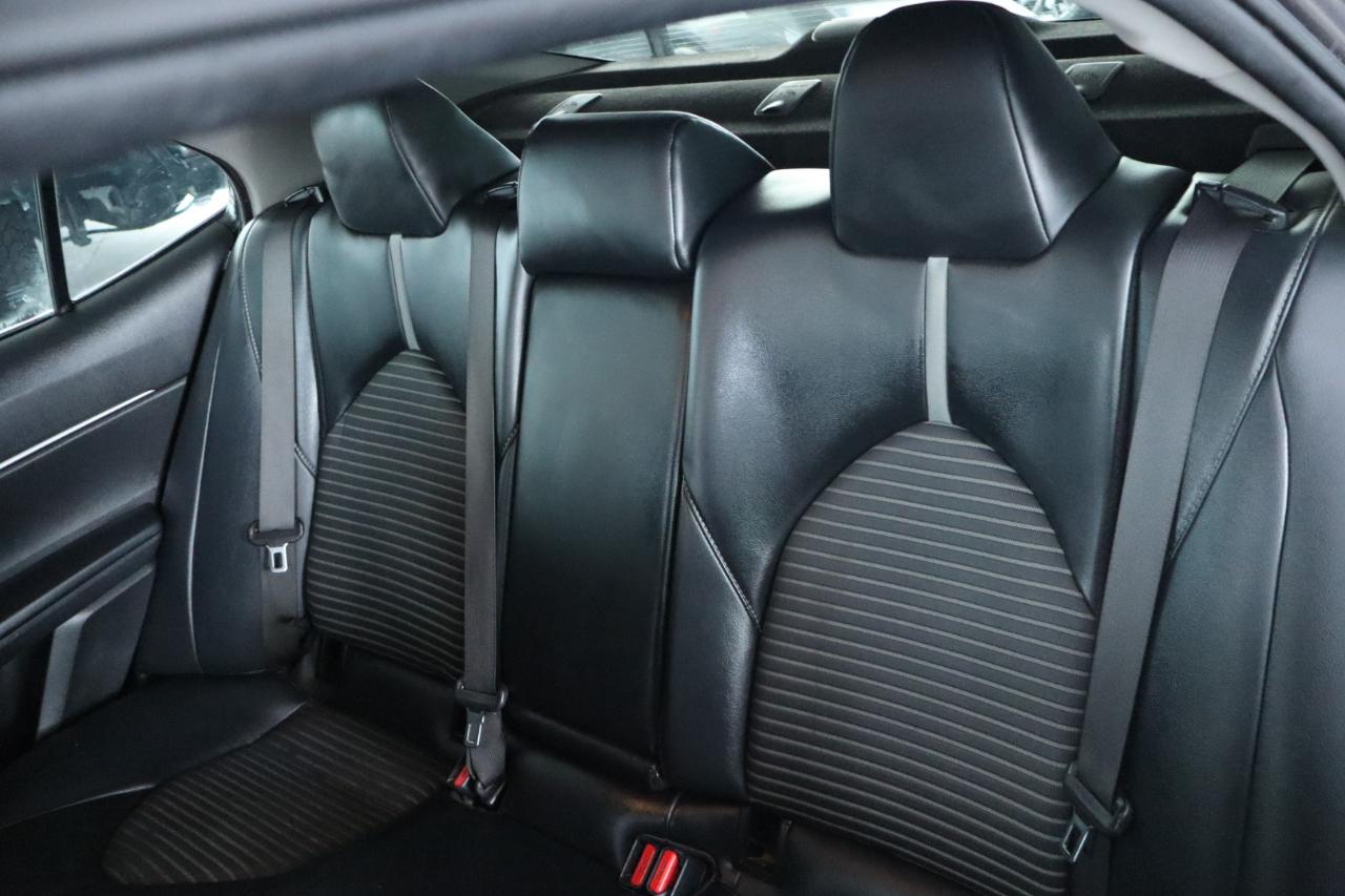 Toyota Camry SE Auto (Natl) 2020