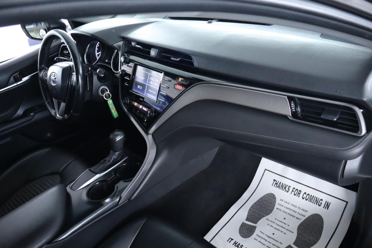 Toyota Camry SE Auto (Natl) 2020