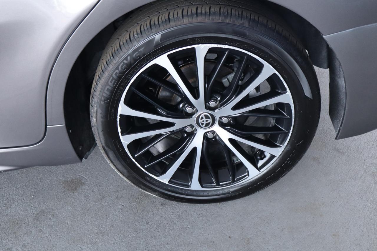 Toyota Camry SE Auto (Natl) 2020