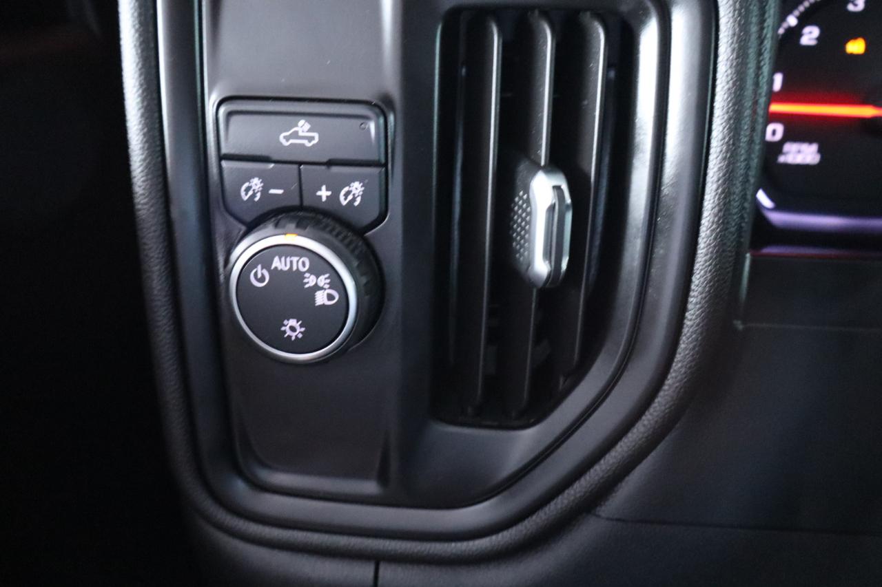 Chevrolet Silverado 1500 2WD Crew Cab 147" Custom 2020