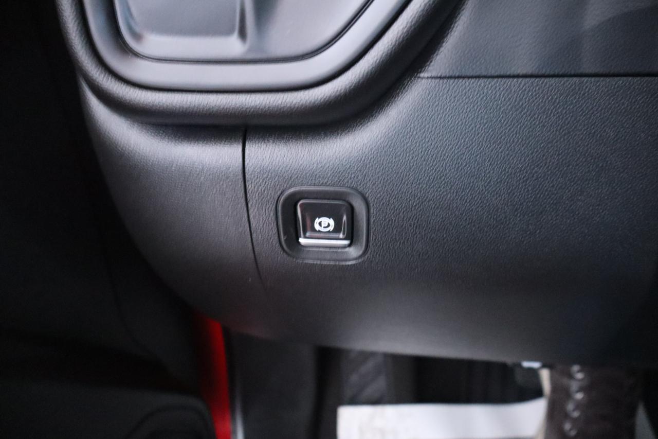 Chevrolet Silverado 1500 2WD Crew Cab 147" Custom 2020