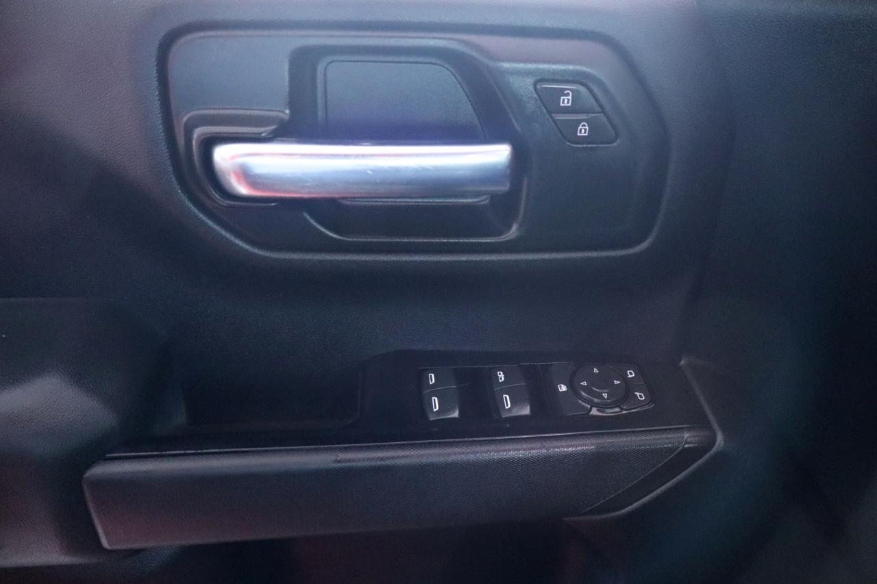 Chevrolet Silverado 1500 2WD Crew Cab 147" Custom 2020