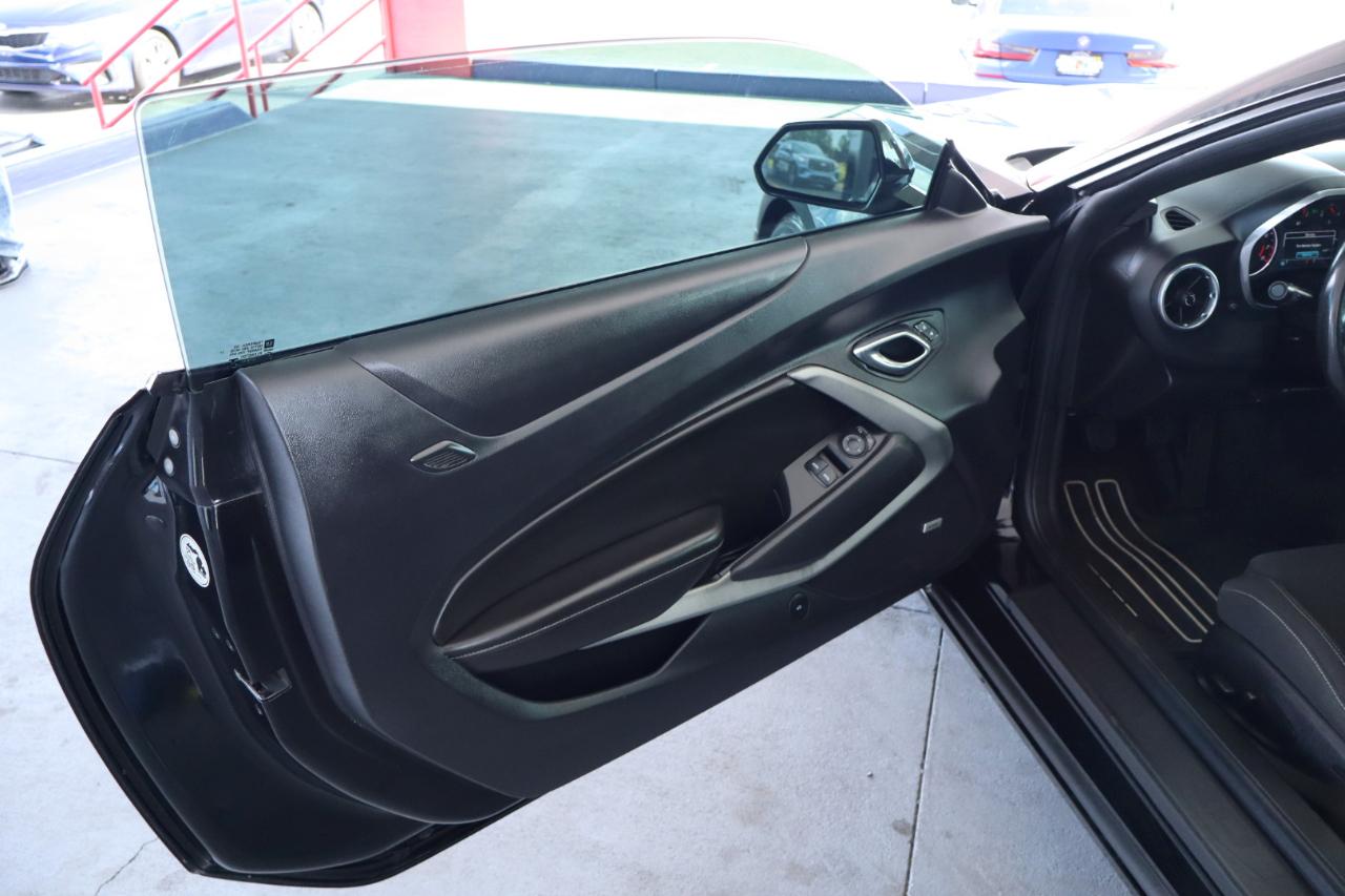 Chevrolet Camaro 2dr Cpe 1LT 2016