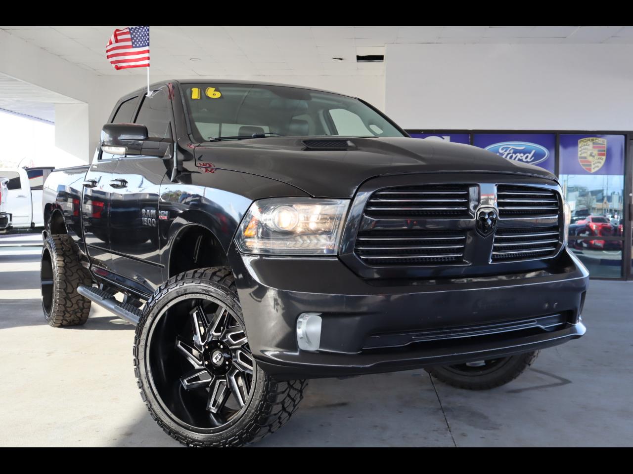 RAM 1500 4WD Quad Cab 140.5" Sport 2016