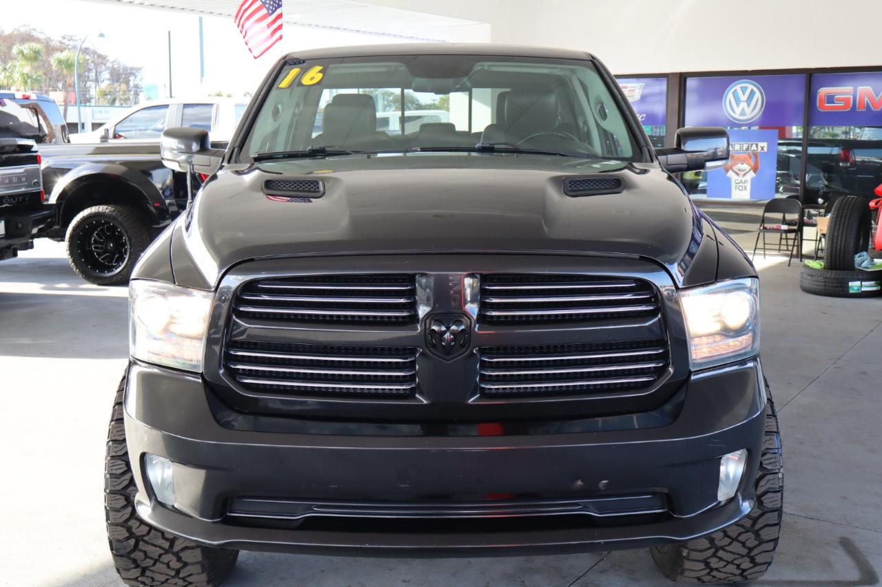 RAM 1500 4WD Quad Cab 140.5" Sport 2016