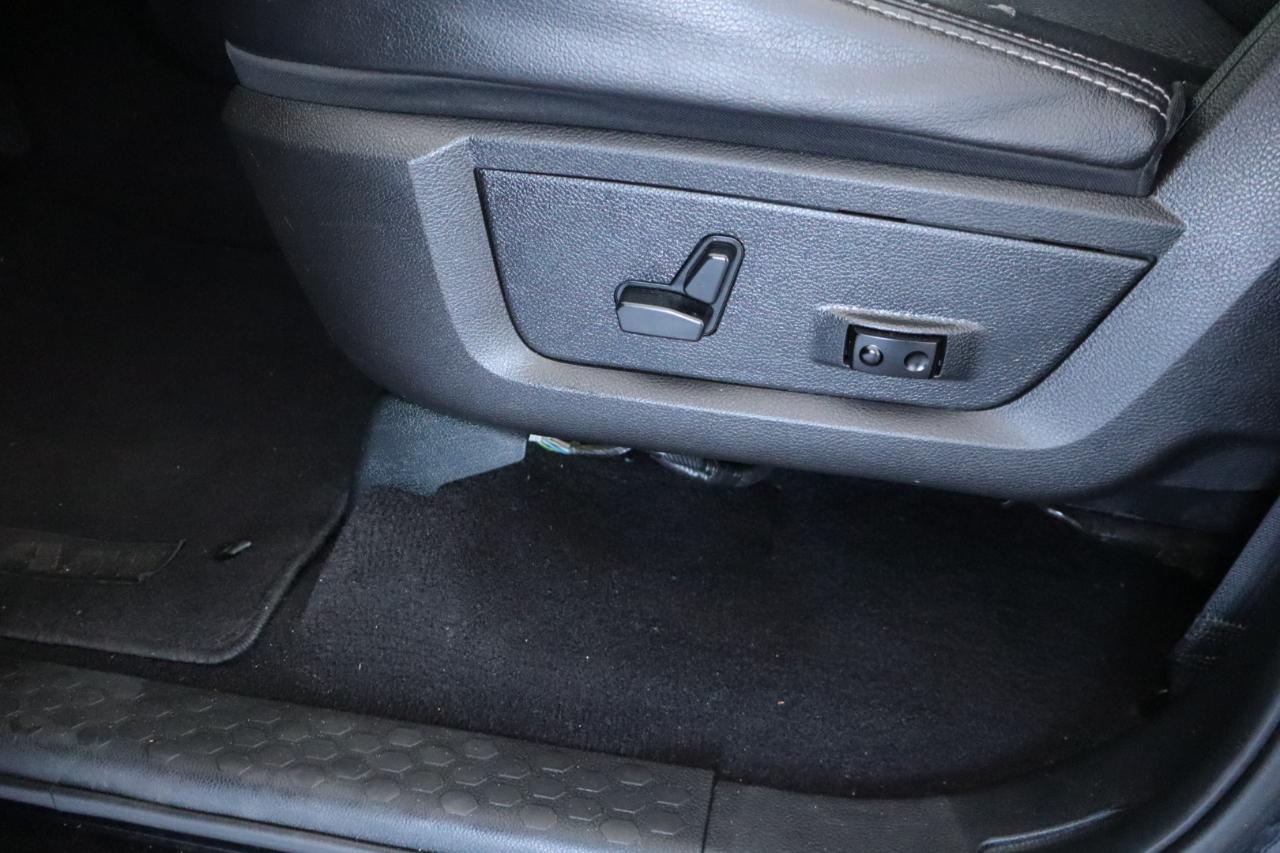 RAM 1500 4WD Quad Cab 140.5" Sport 2016